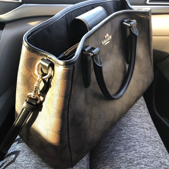 Coach Handbags - Coach purse